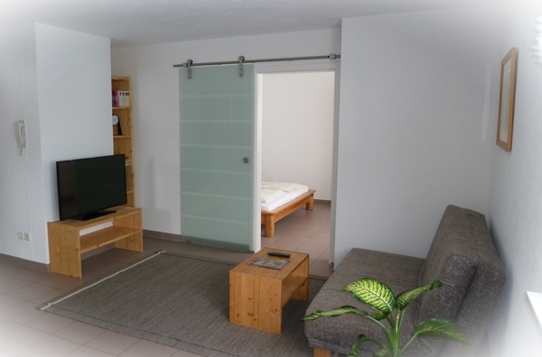 Einblick in Wohn und Schlafbereich Einblick in Wohn und Schlafbereich