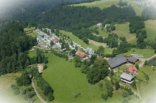 Luftbild über den Hof und Campingplatz Steingrubenhof Luftbild über den Hof und Campingplatz Steingrubenhof